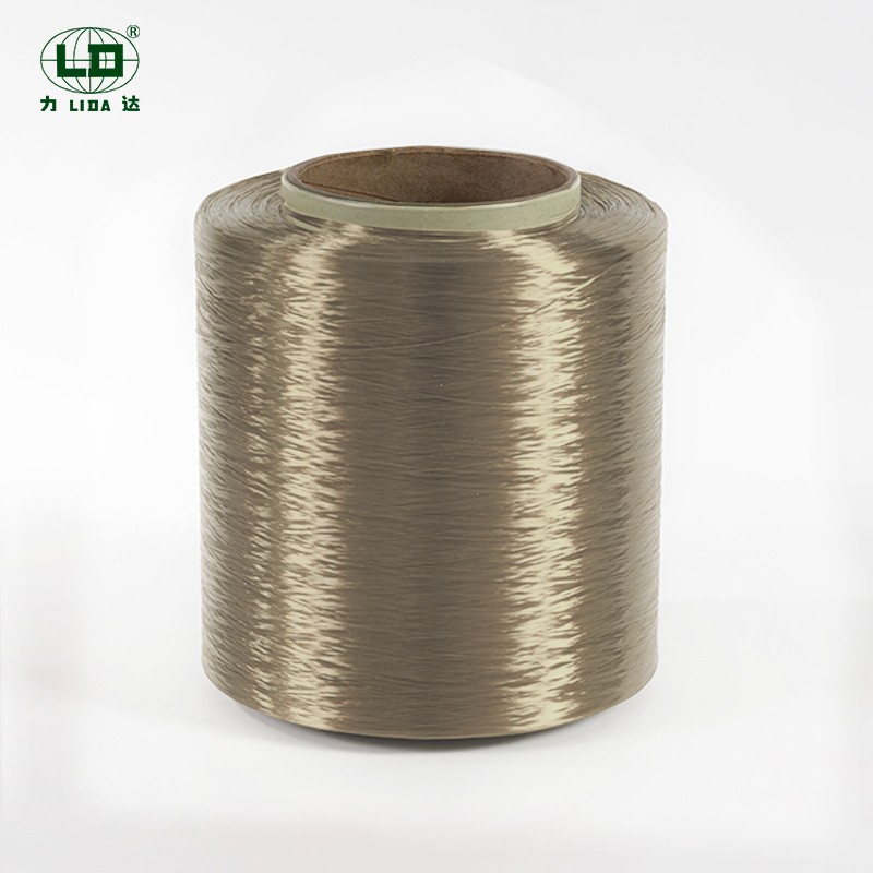 Quel est le fil d'alarme à la flamme en polyester plus durable et plus durable en fil de coton ignifuge ou ignifuge?